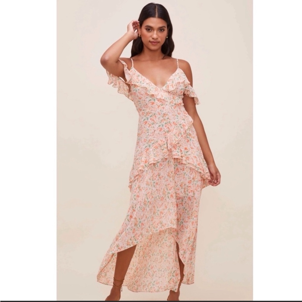 New ASTR Pemberley Dress High Low Peach Orange Floral Size Small Ruffle V Neck